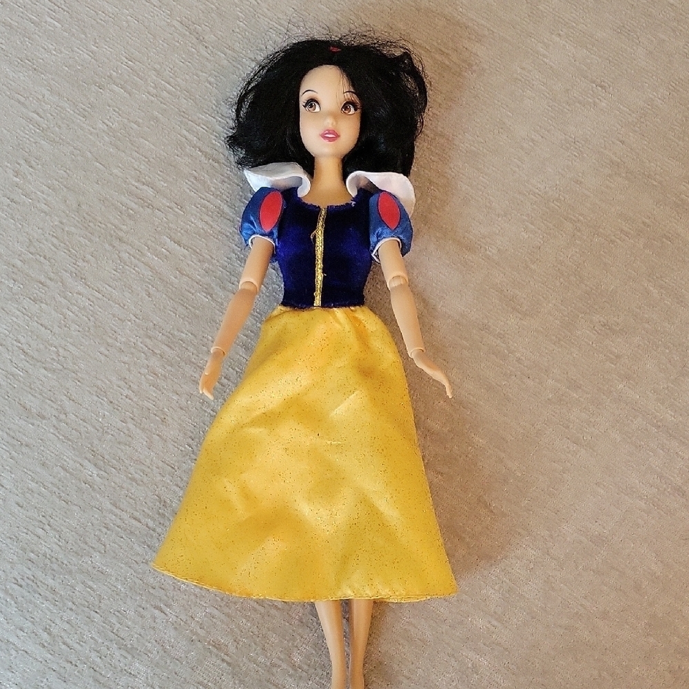 Disney 11" Snow White Doll with Blue and Yellow Dress.